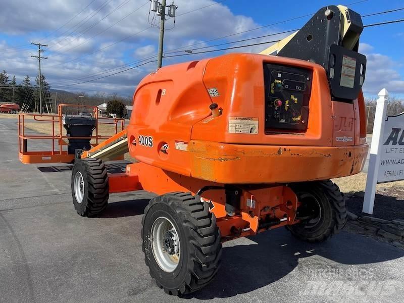 JLG 400S Telescopic boom lifts