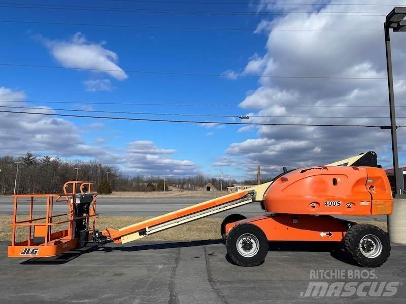 JLG 400S Telescopic boom lifts