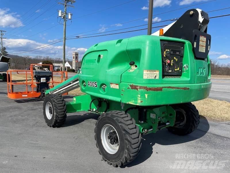 JLG 400S Telescopic boom lifts