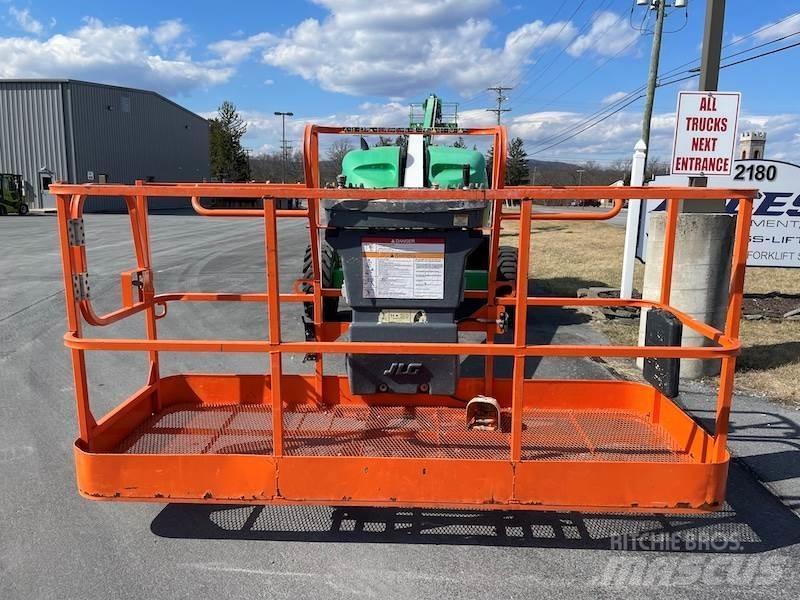 JLG 400S Telescopic boom lifts