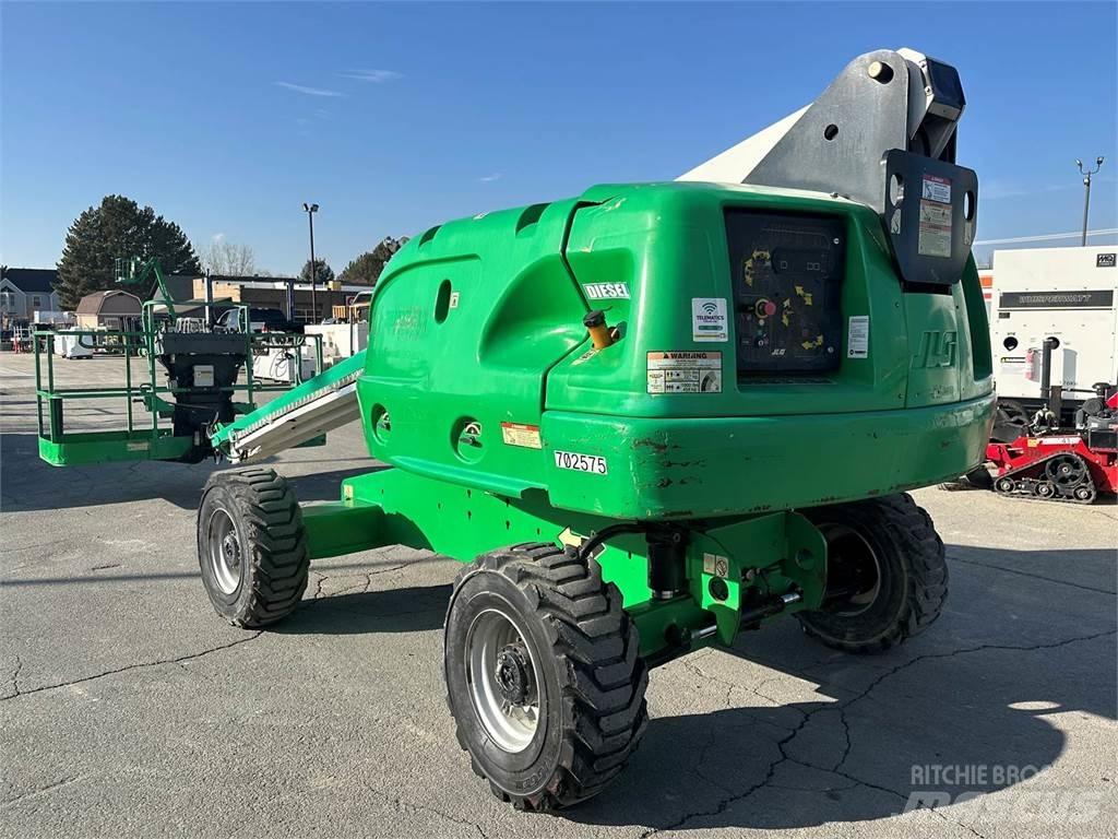 JLG 400S Telescopic boom lifts