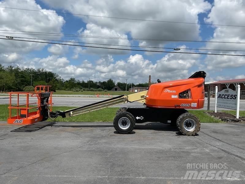 JLG 400S Telescopic boom lifts