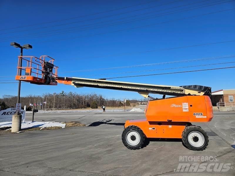JLG 600S Telescopic boom lifts