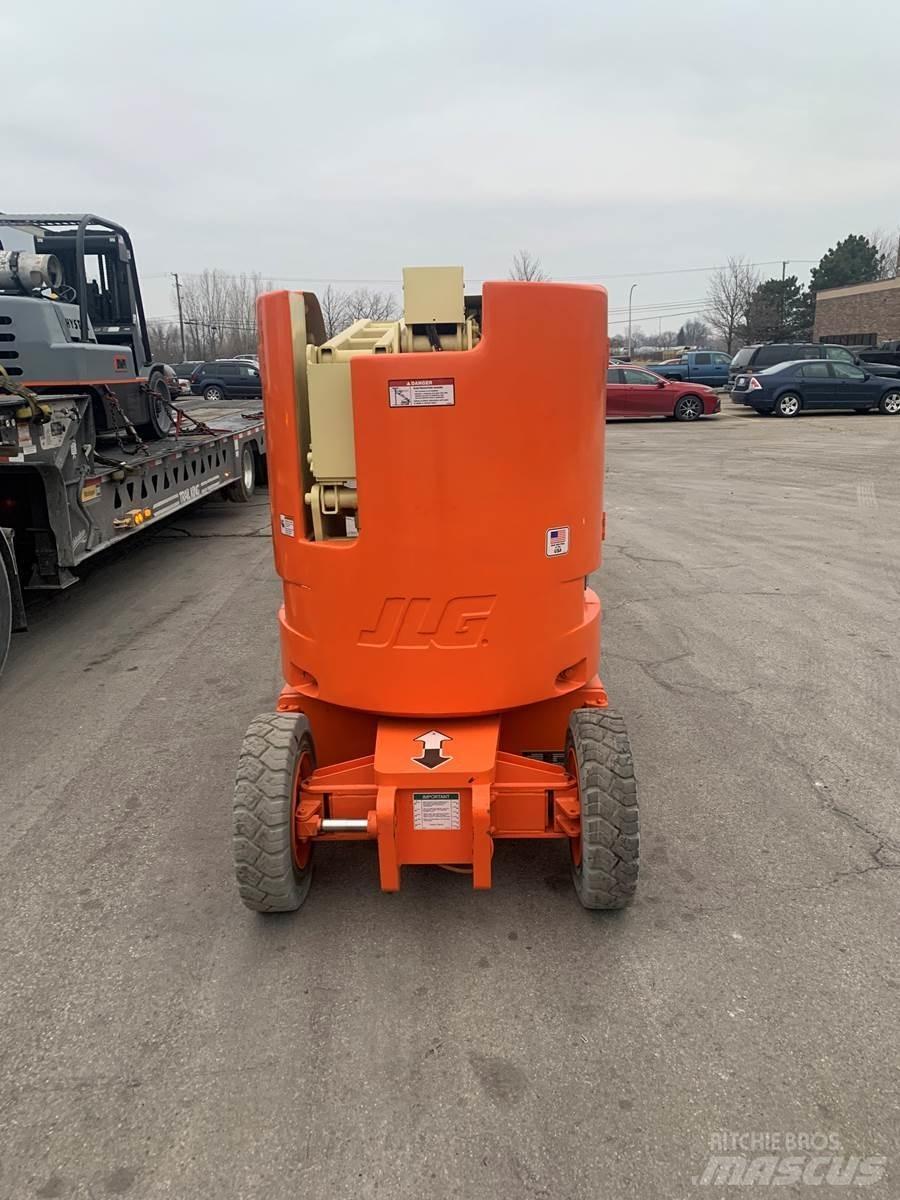 JLG E300AJ Used Personnel lifts and access elevators