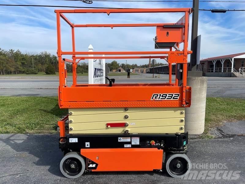 JLG R1932 Scissor lifts