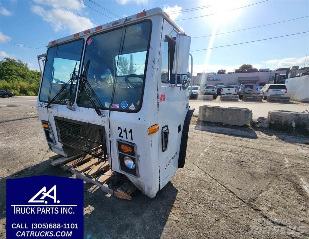 Mack LE613 Other components