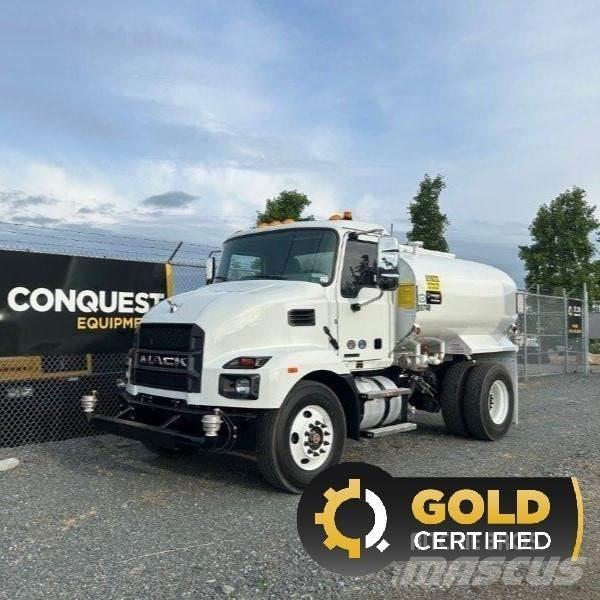 Mack MD642 Tanker trucks