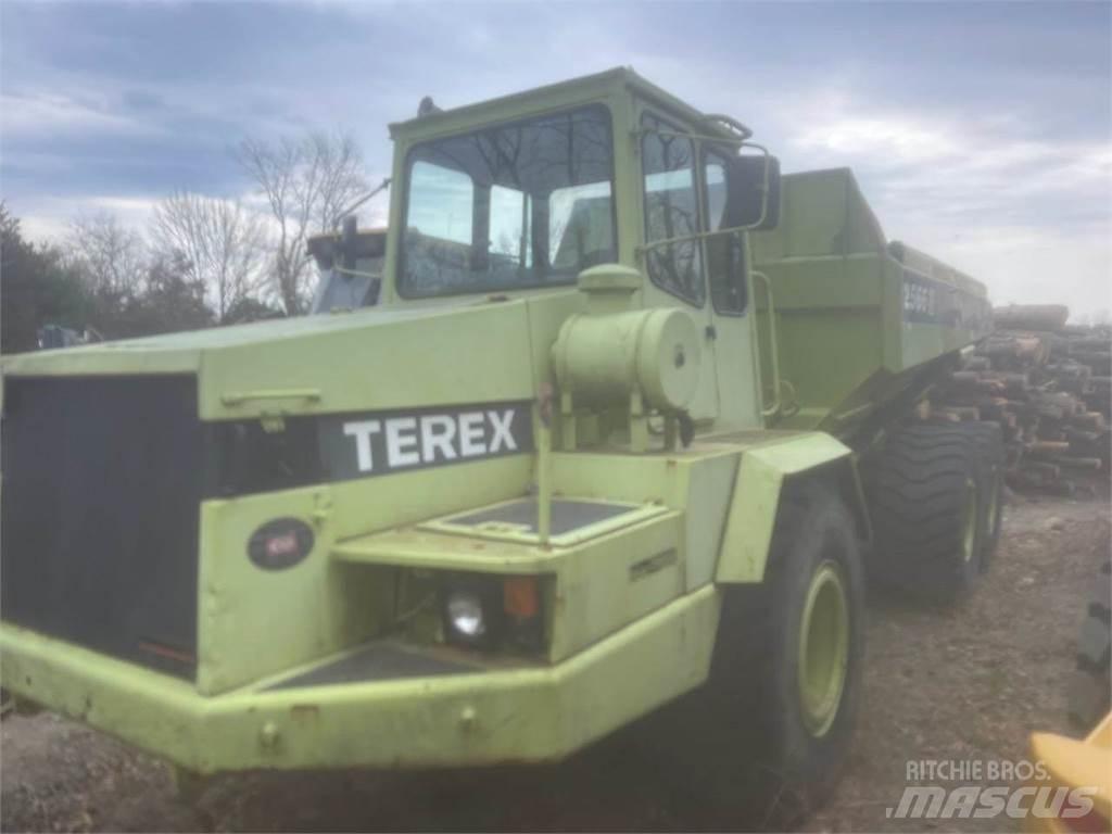 Terex 2566 Panel vans