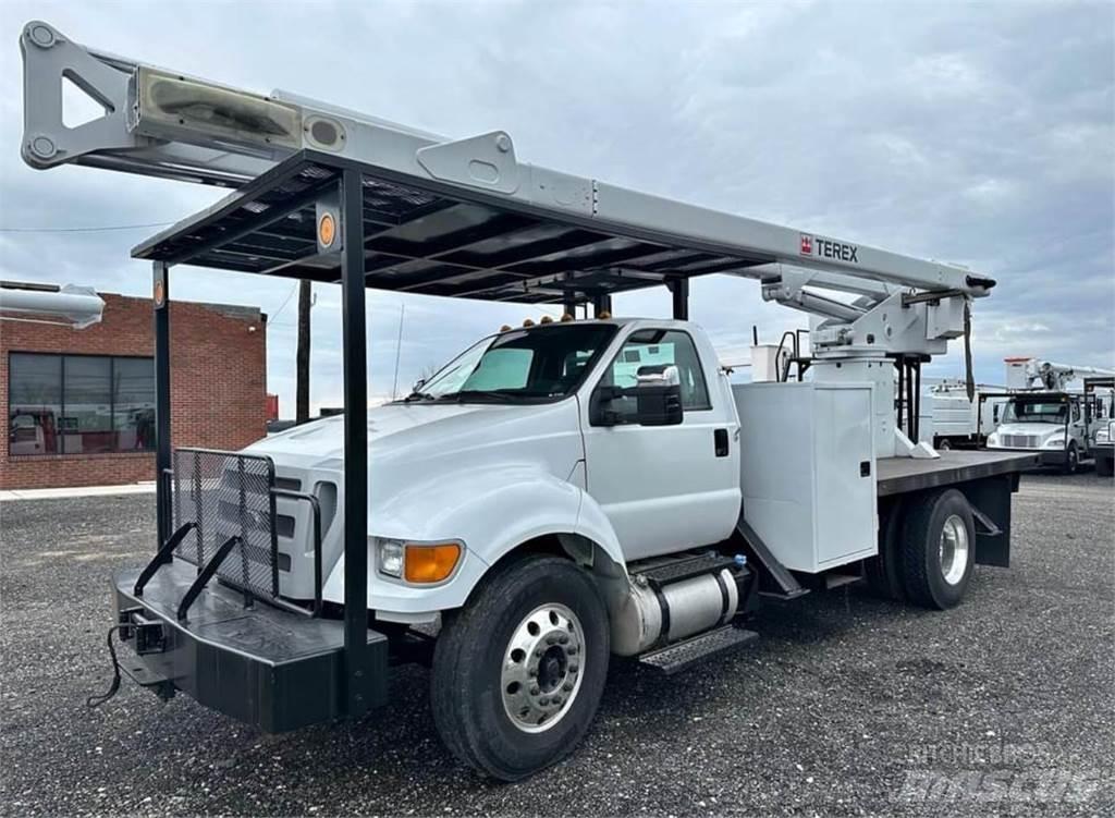 Terex XT60 Truck mounted platforms