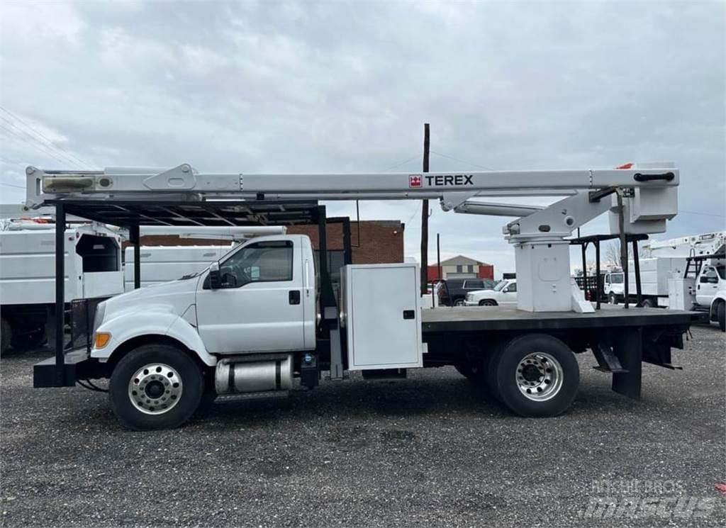Terex XT60 Truck mounted platforms