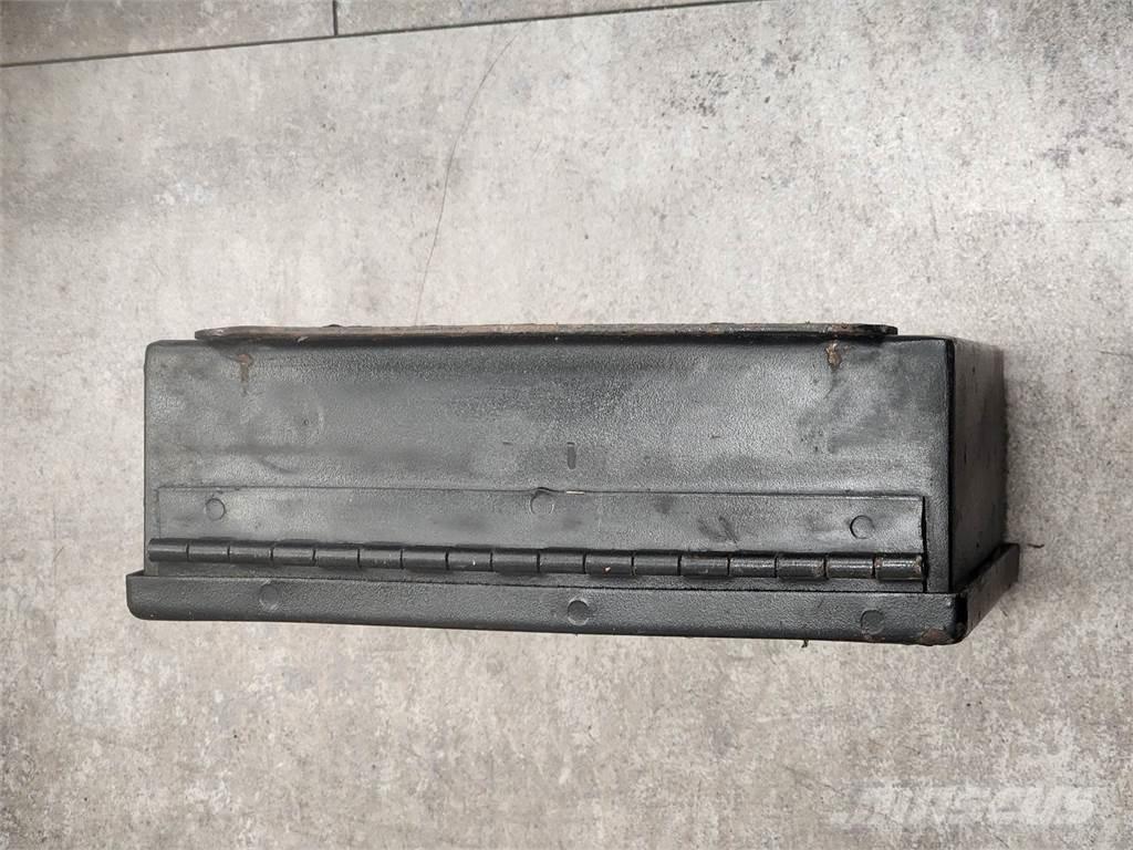  Unmarked Other components