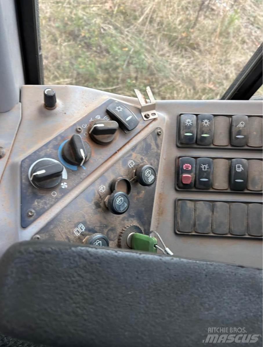 Volvo G946 Graders