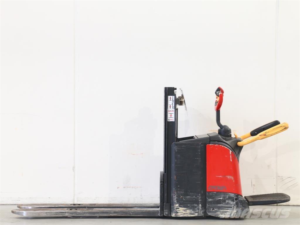 Crown DT3040-2,0-TL Pedestrian stacker