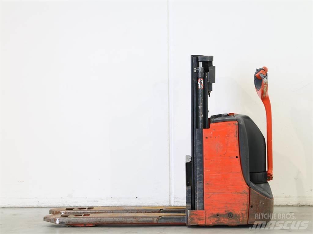 Linde D06/1160-00 Pedestrian stacker
