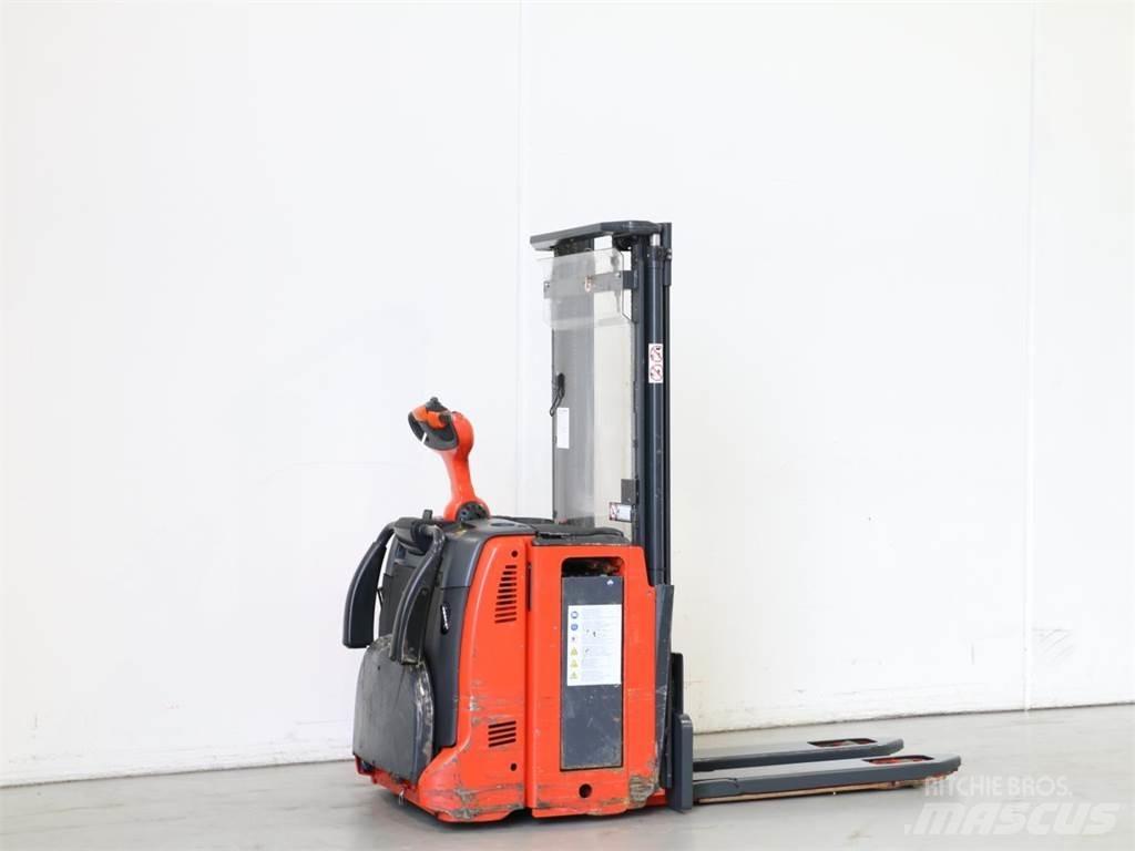 Linde D12AP/133 Pedestrian stacker