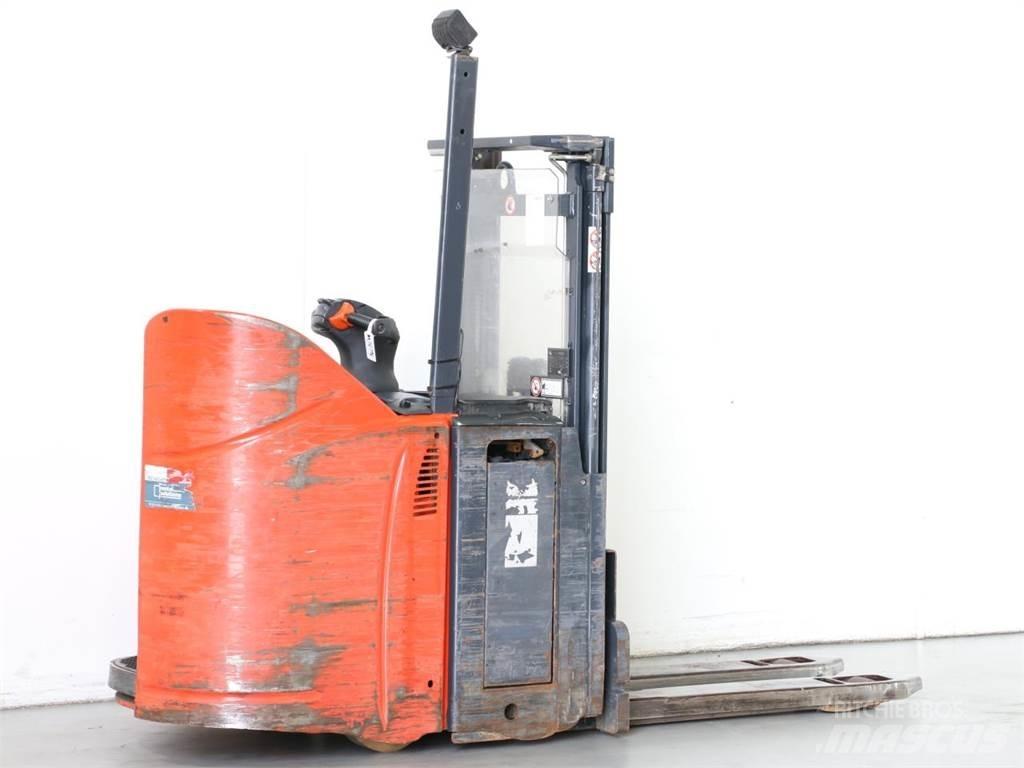 Linde D12SP/133 Pedestrian stacker
