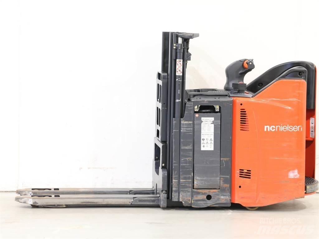 Linde D12SP/133-00 Pedestrian stacker