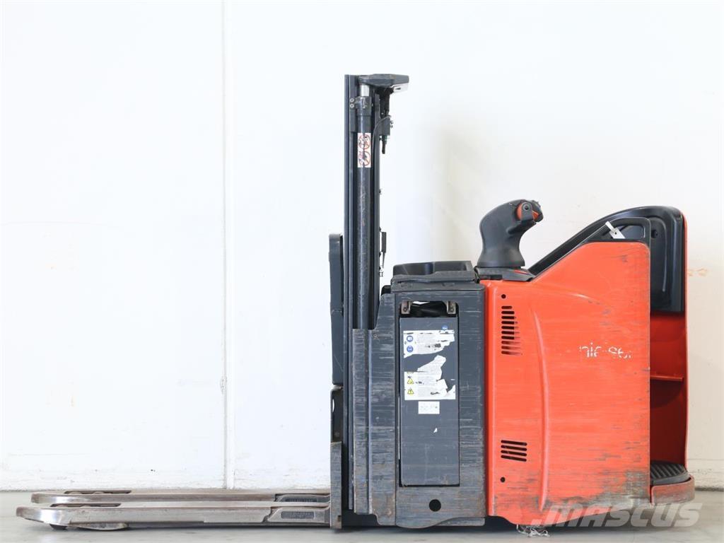 Linde D12SP/133-01 Pedestrian stacker