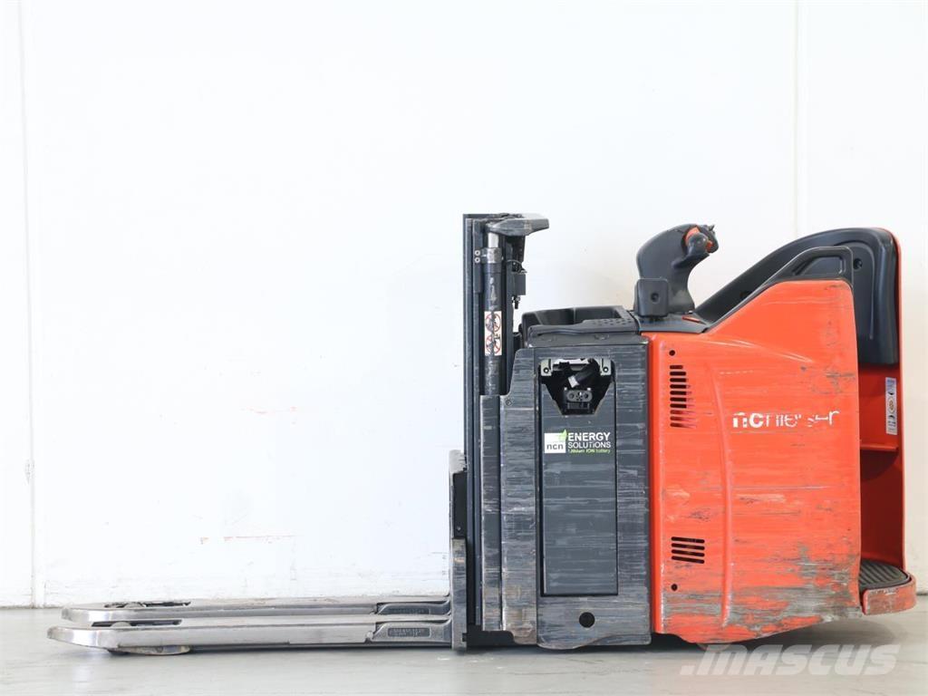Linde D12SP/133-01 Pedestrian stacker