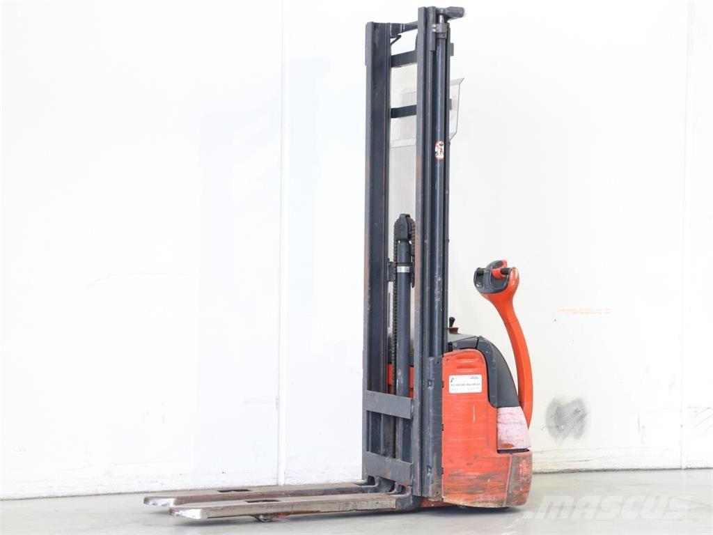 Linde L10/379 Pedestrian stacker