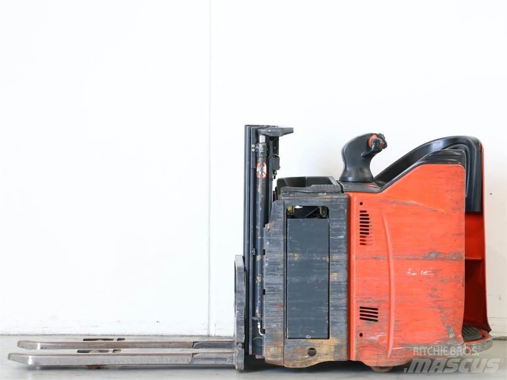 Linde L12SP/133 Pedestrian stacker
