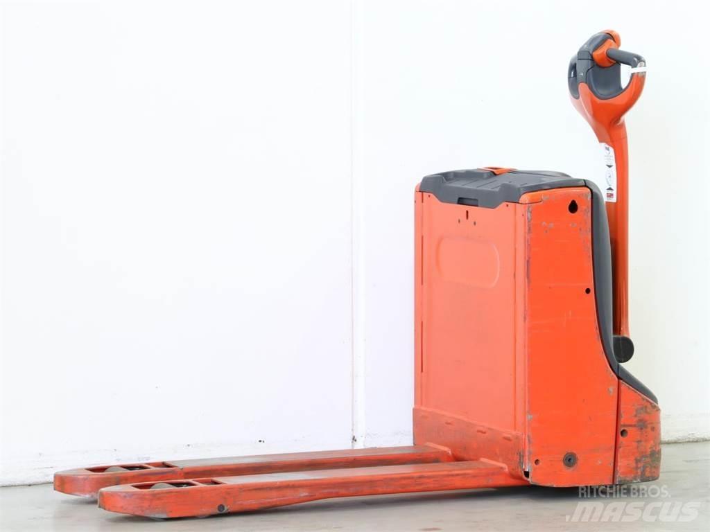 Linde T16/1152 Pedestrian stacker