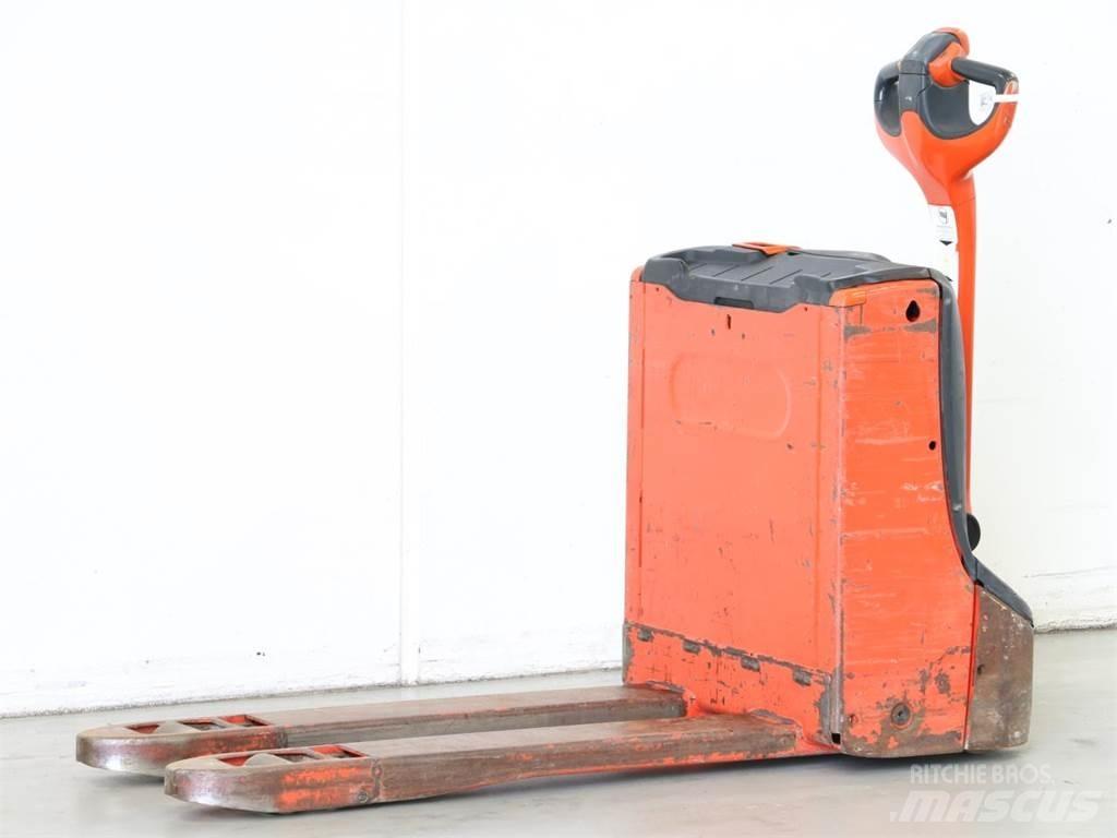 Linde T16/1152 Pedestrian stacker