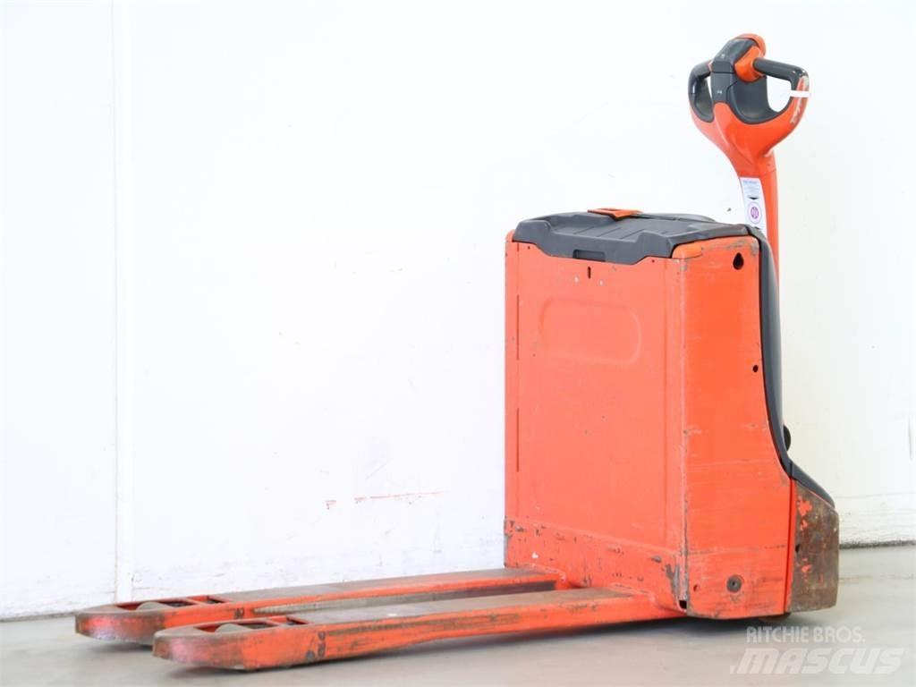 Linde T16/1152 Pedestrian stacker