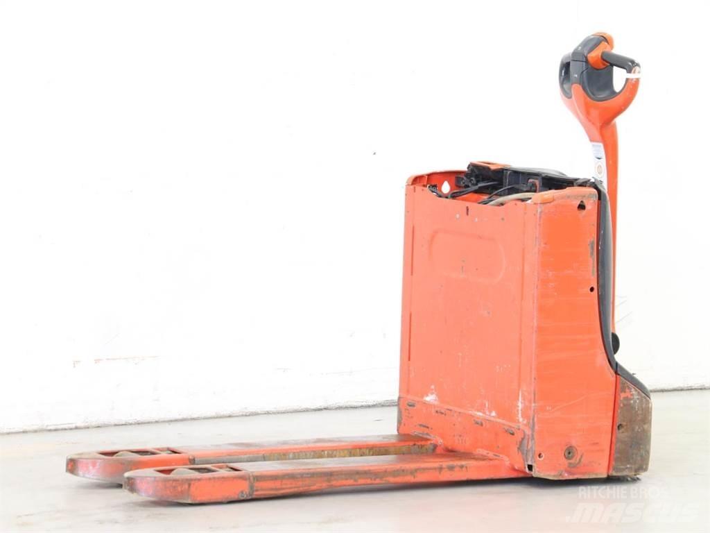 Linde T16/1152 Pedestrian stacker