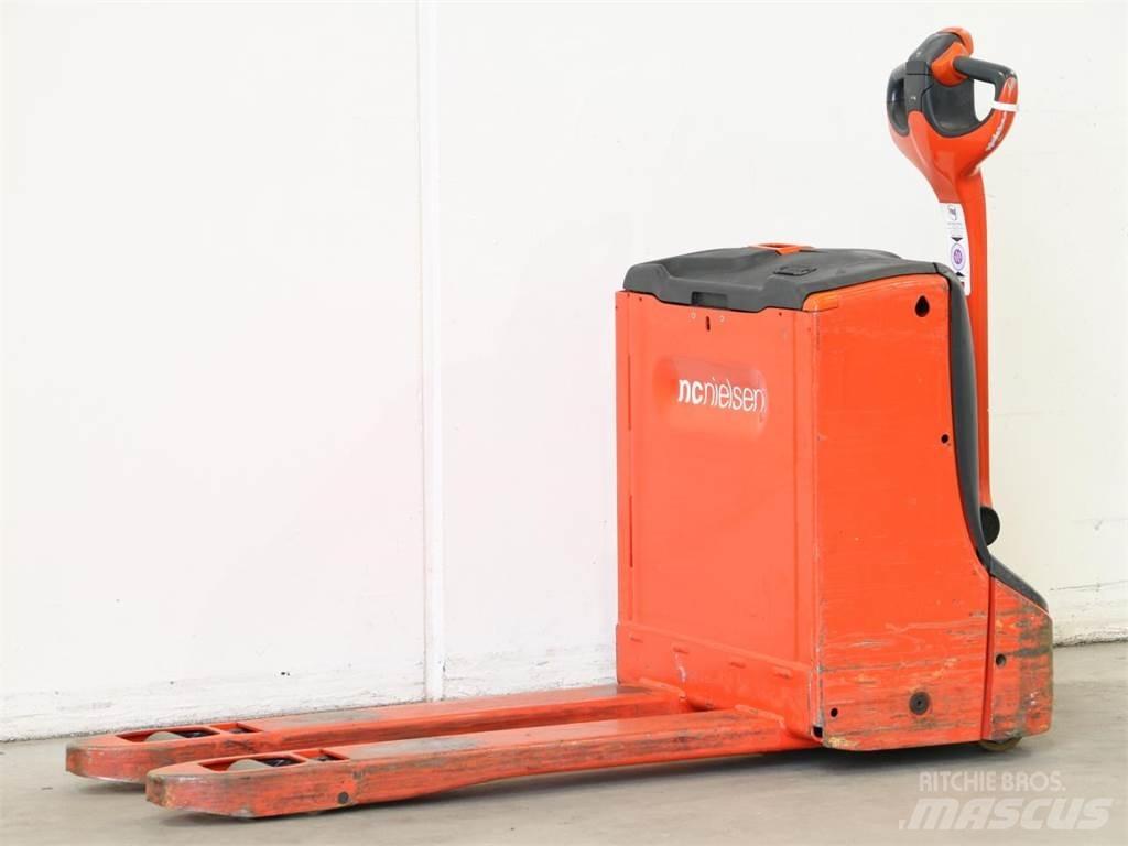 Linde T16/1152 Pedestrian stacker