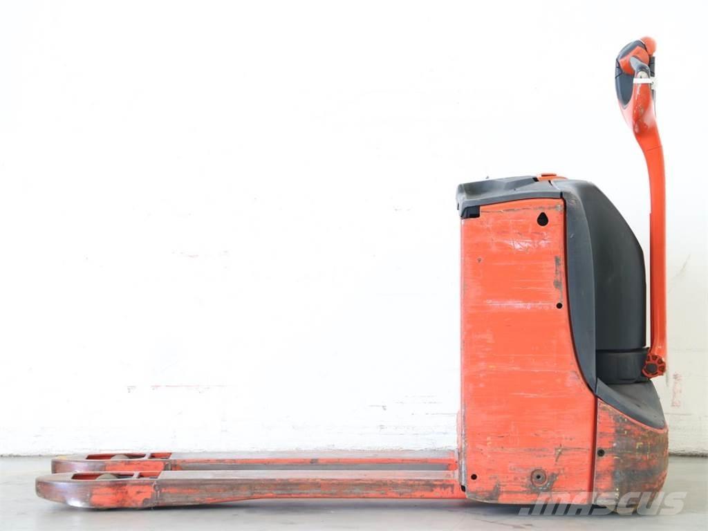Linde T16/1152 Pedestrian stacker