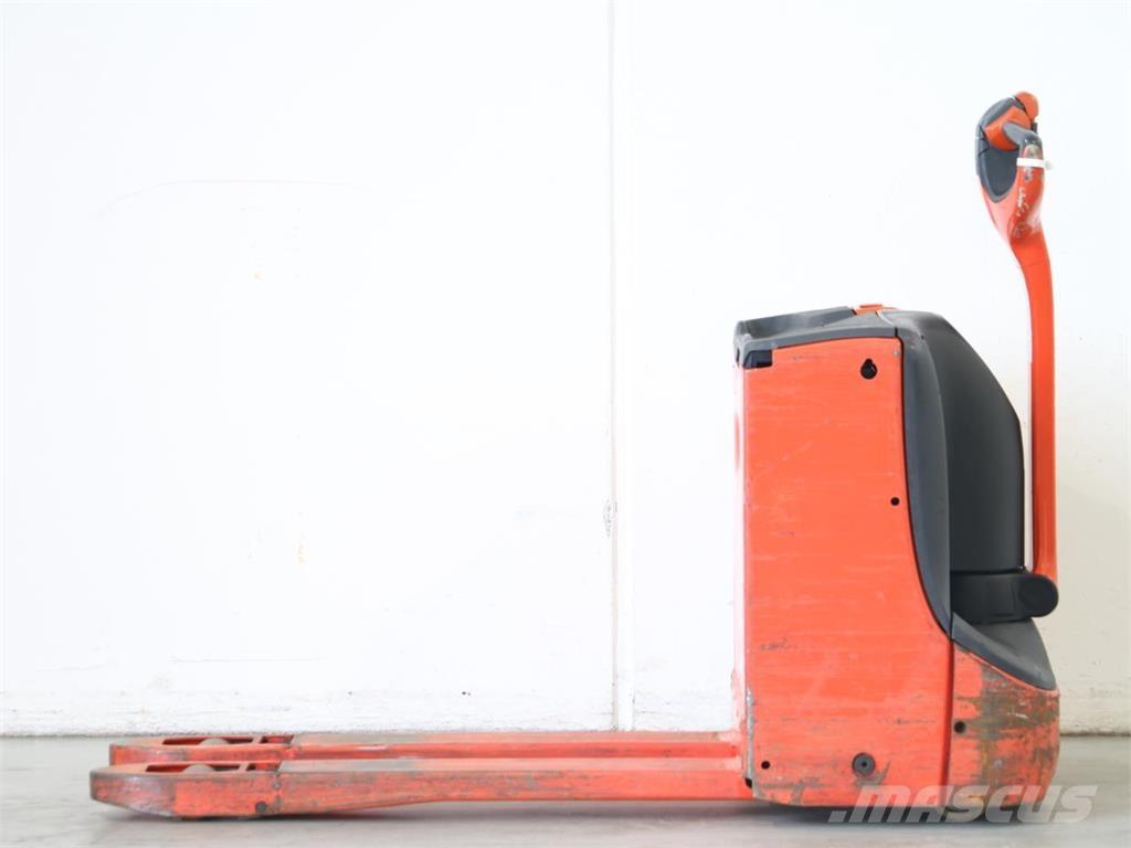 Linde T16/1152 Pedestrian stacker