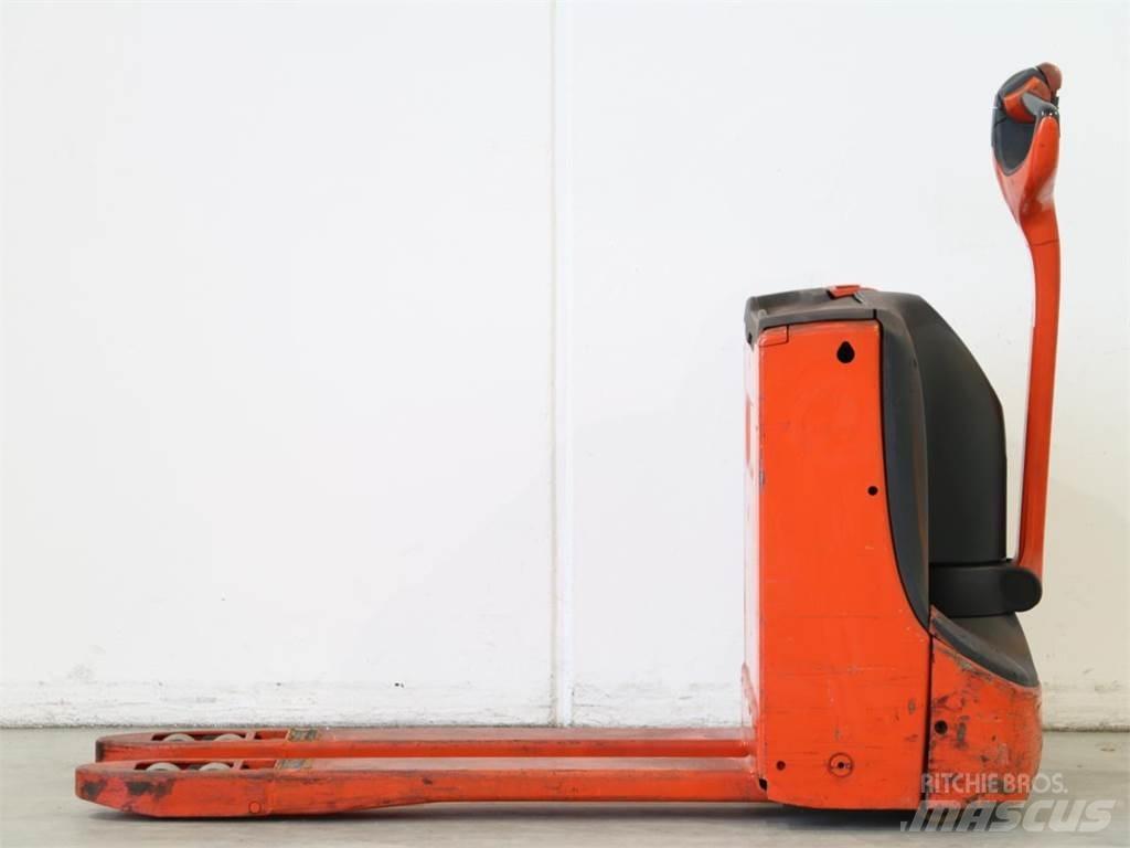 Linde T16/1152 Pedestrian stacker