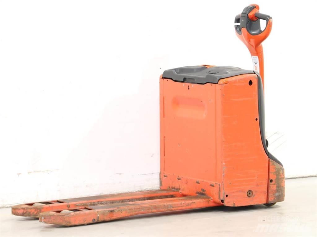 Linde T16/1152 Pedestrian stacker