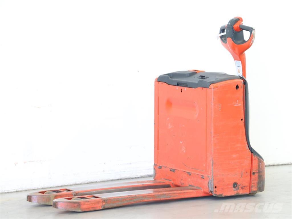 Linde T16/1152 Pedestrian stacker