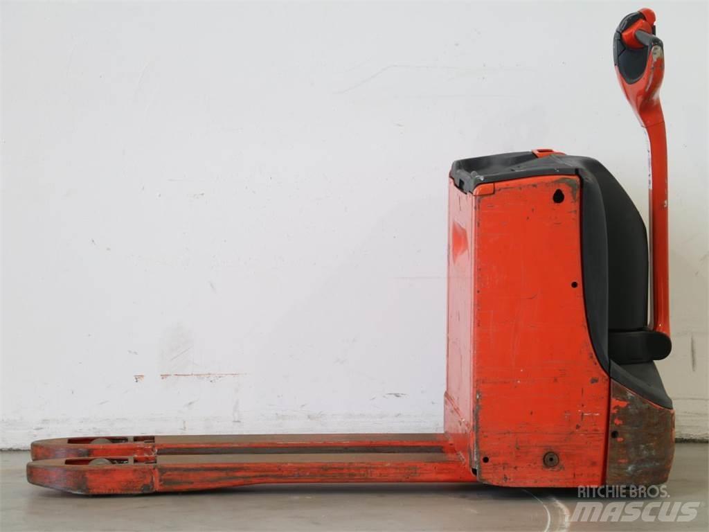 Linde T16/1152 Pedestrian stacker