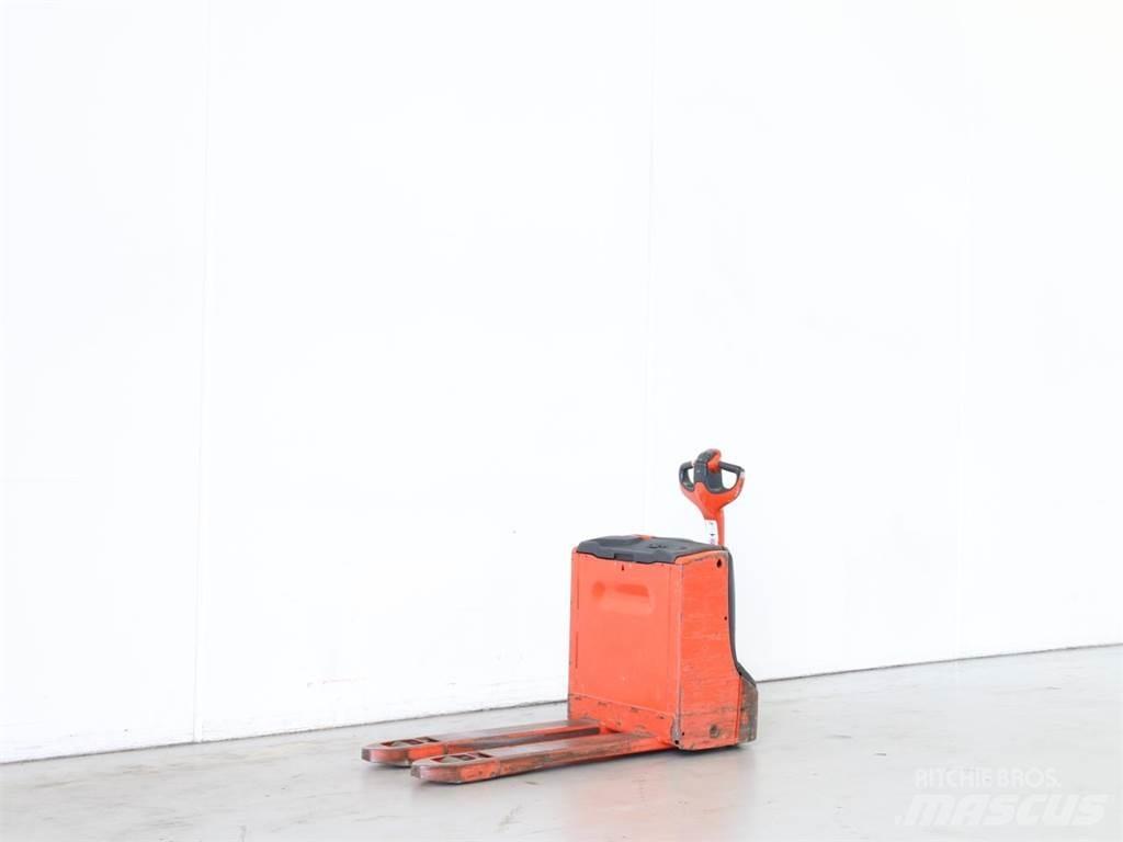 Linde T16/1152 Pedestrian stacker