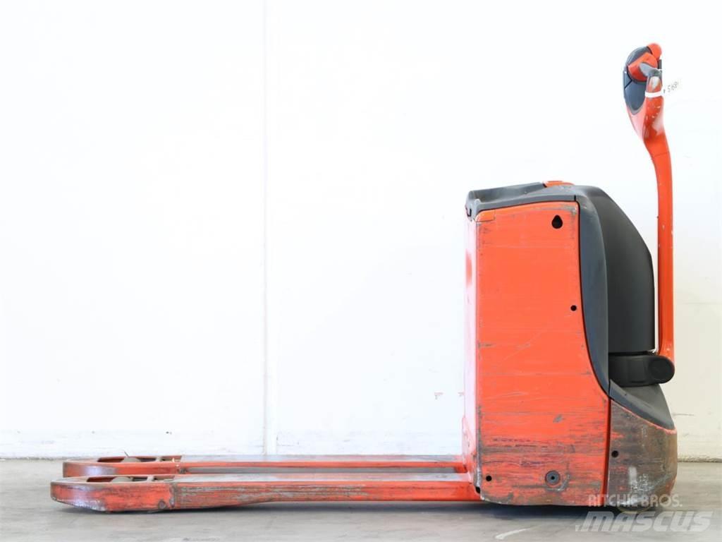 Linde T16/1152 Pedestrian stacker