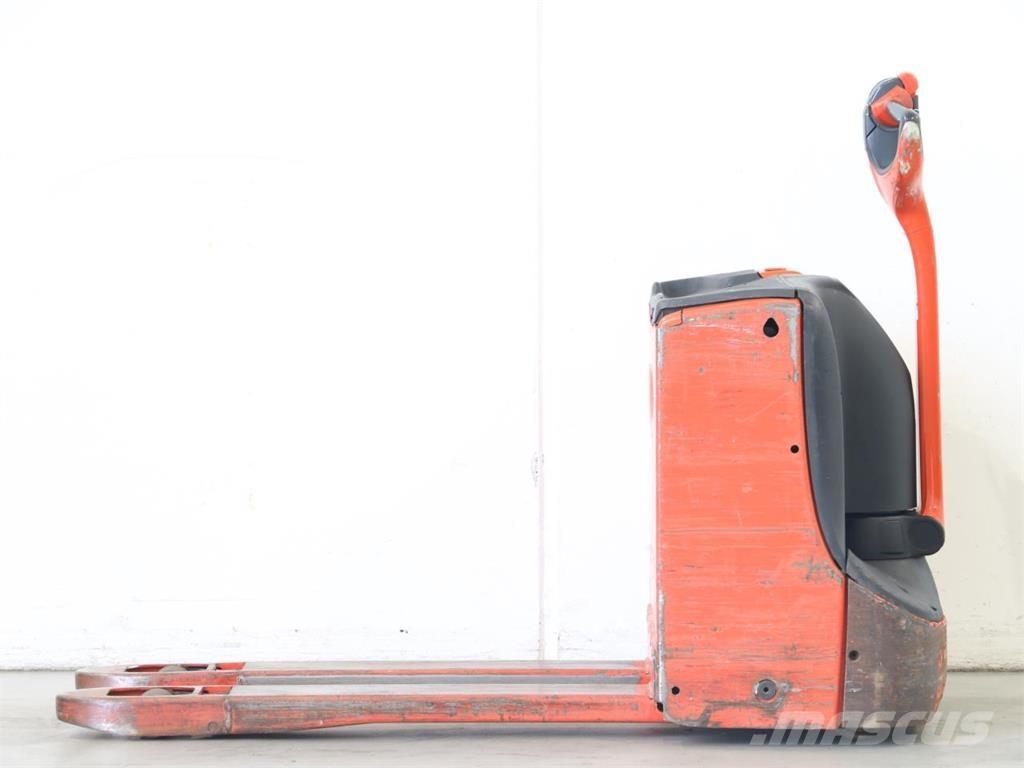 Linde T16/1152 Pedestrian stacker