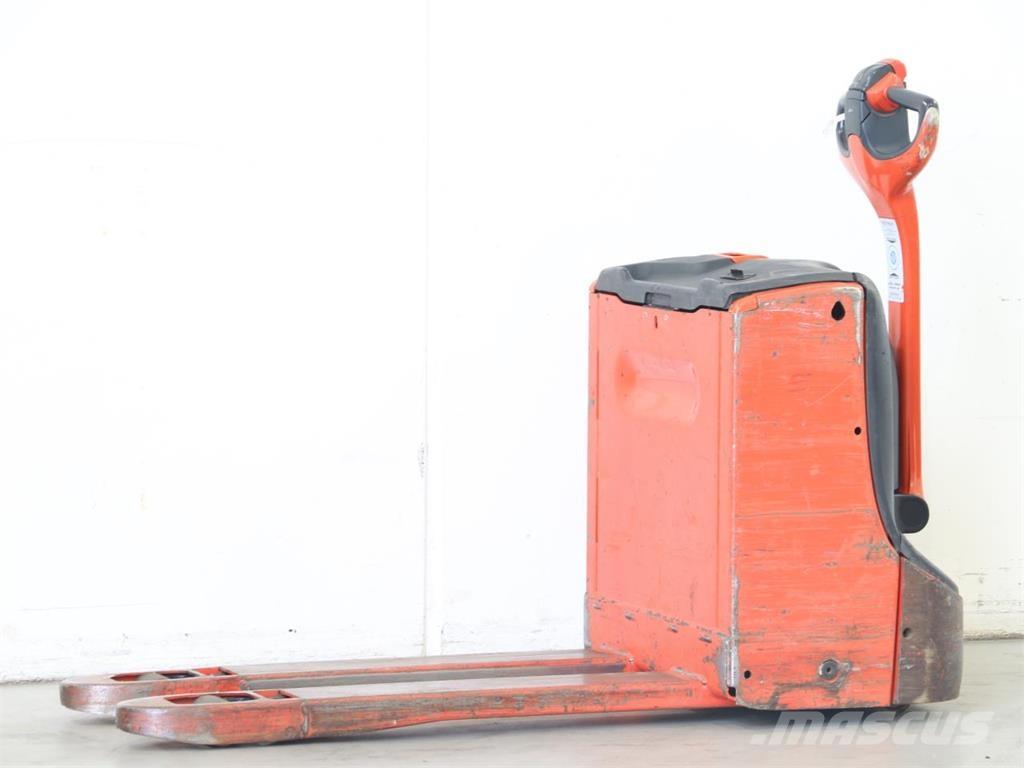 Linde T16/1152 Pedestrian stacker