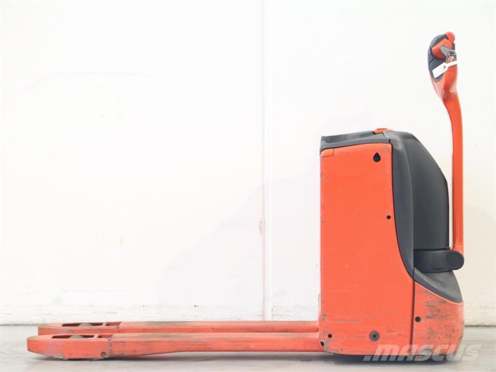 Linde T16/1152 Pedestrian stacker