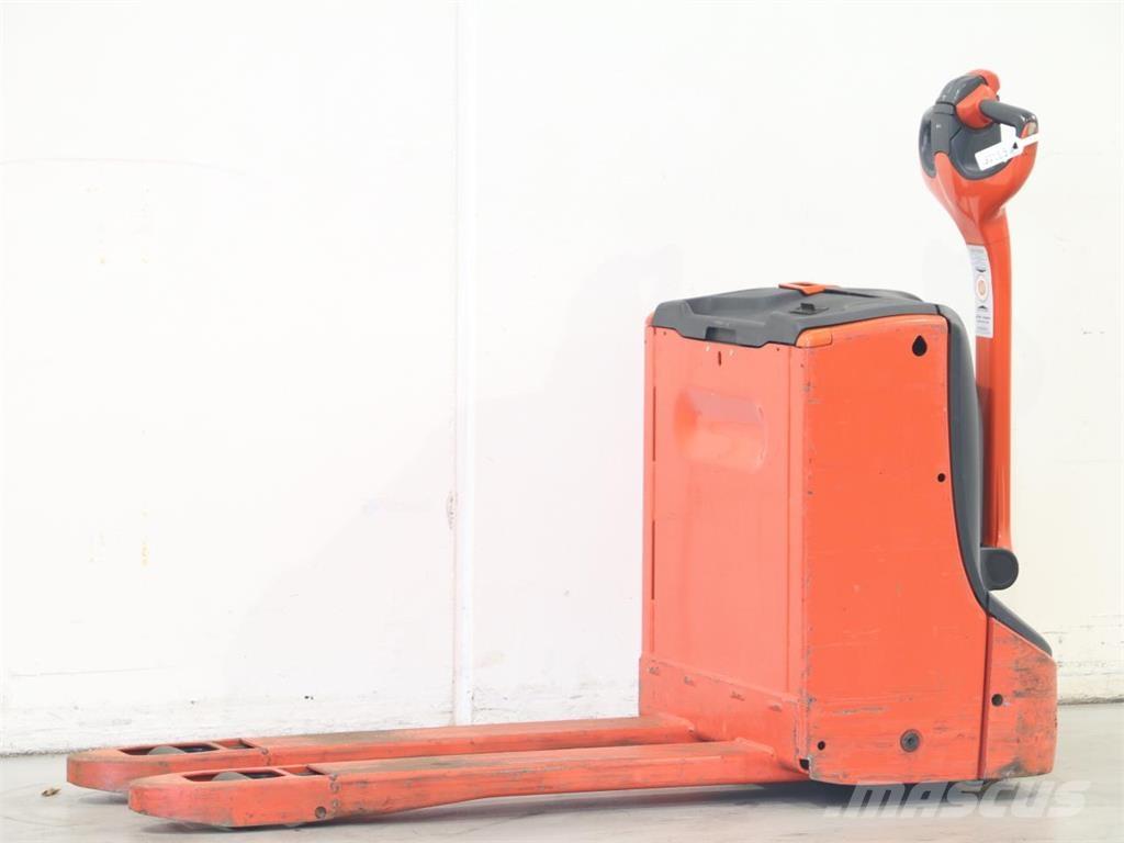Linde T16/1152 Pedestrian stacker