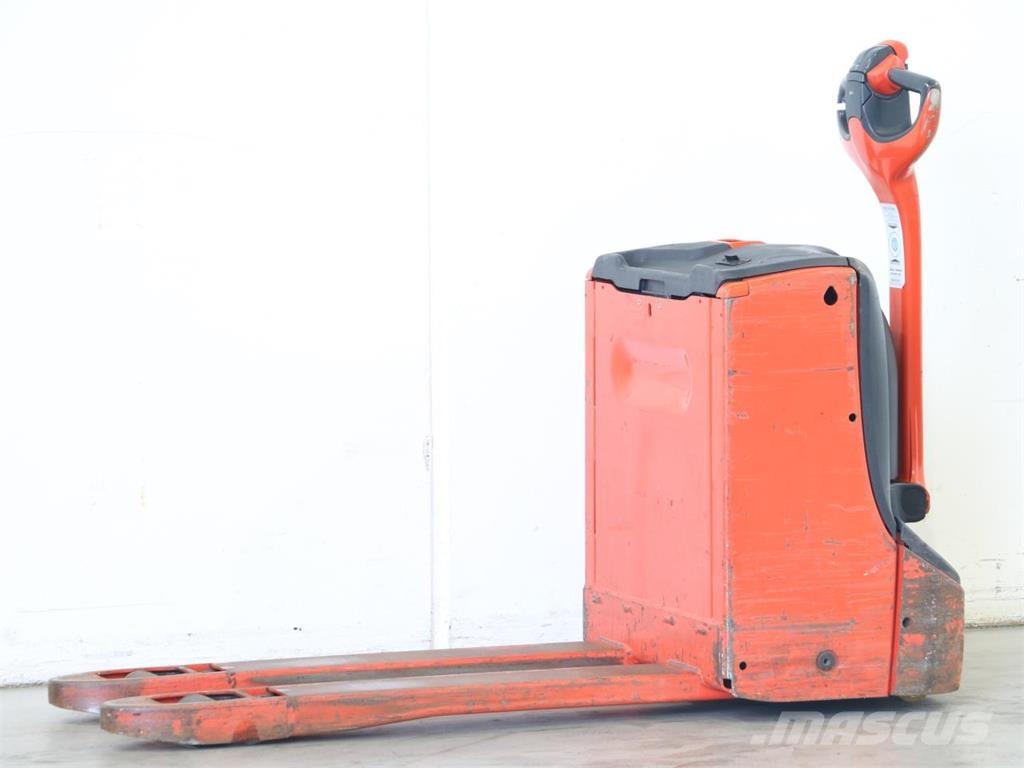 Linde T16/1152 Pedestrian stacker