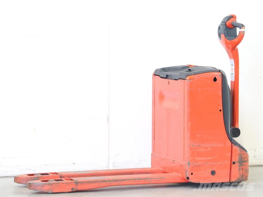 Linde T16/1152 Pedestrian stacker