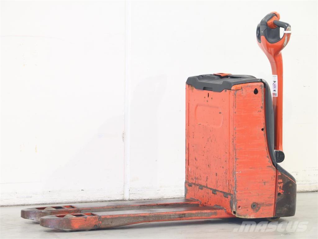Linde T16/1152 Pedestrian stacker