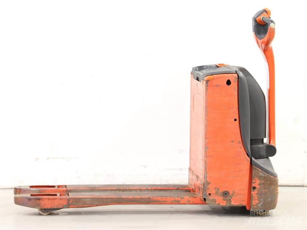 Linde T16/1152 Pedestrian stacker