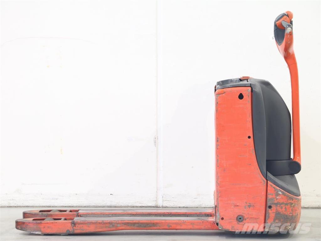 Linde T16/1152 Pedestrian stacker