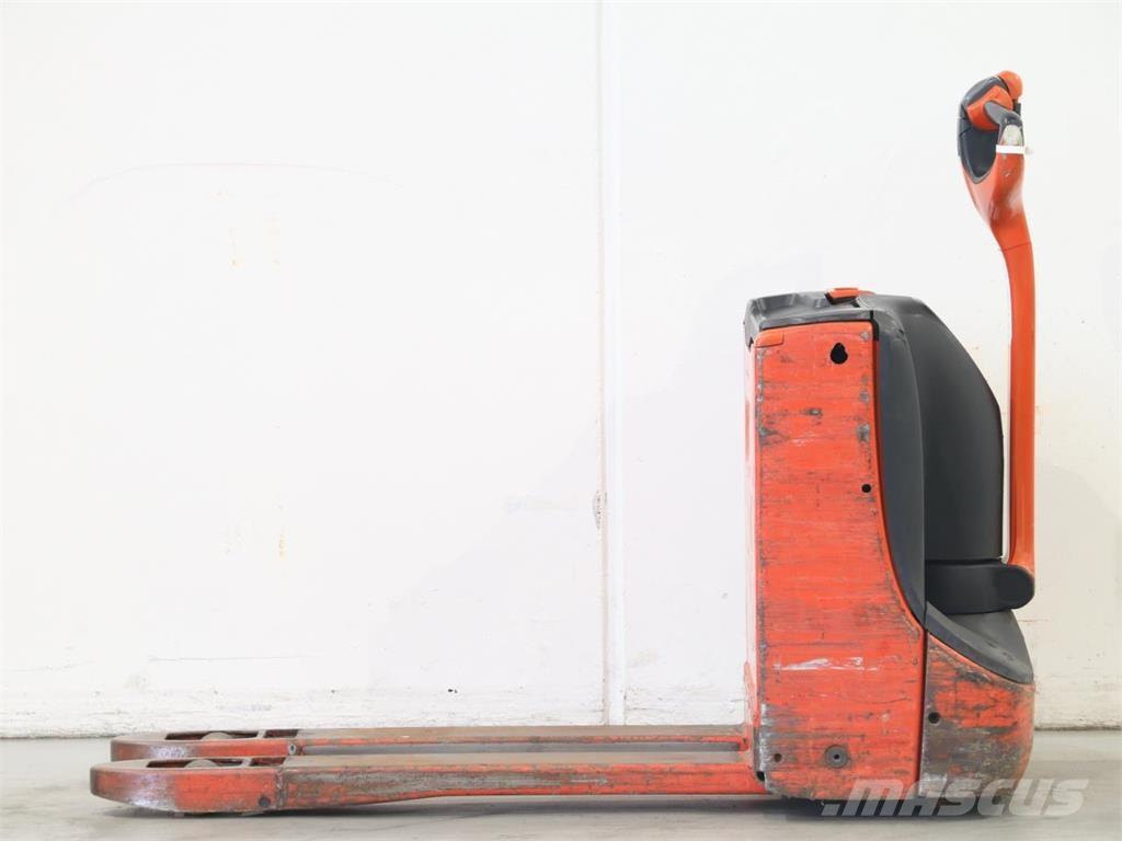 Linde T16/1152 Pedestrian stacker