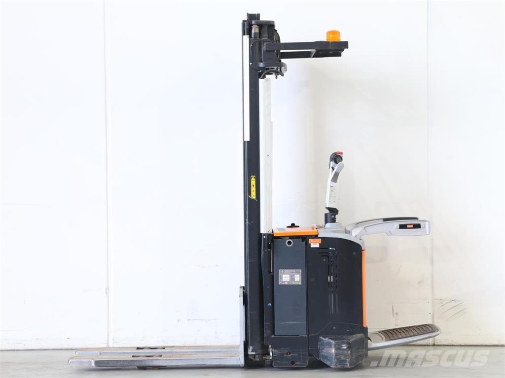 Rocla SP16AC TF5400 Pedestrian stacker