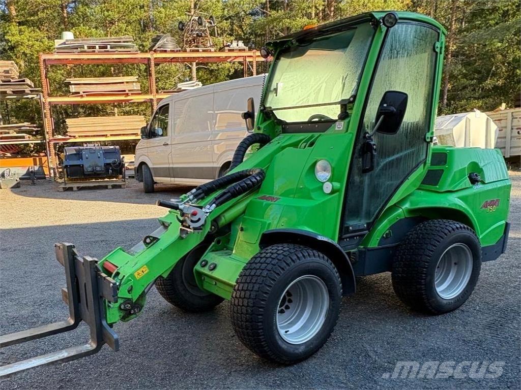 Avant 750 Mini loaders